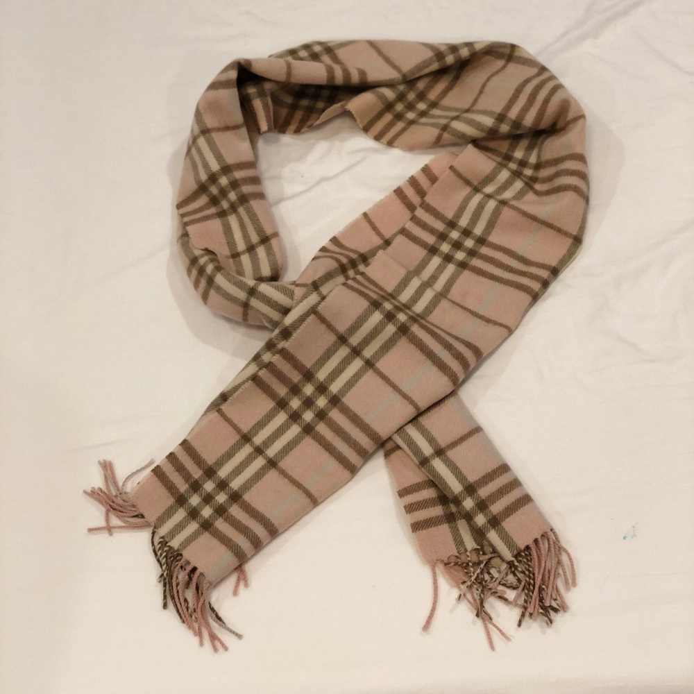 Burberry Classic 100% Cashmere Scarf